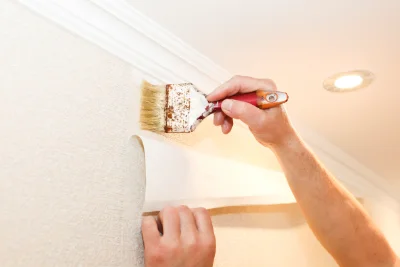 Pose de papier peint à Chambaron sur Morge — revêtements muraux et toiles de verre